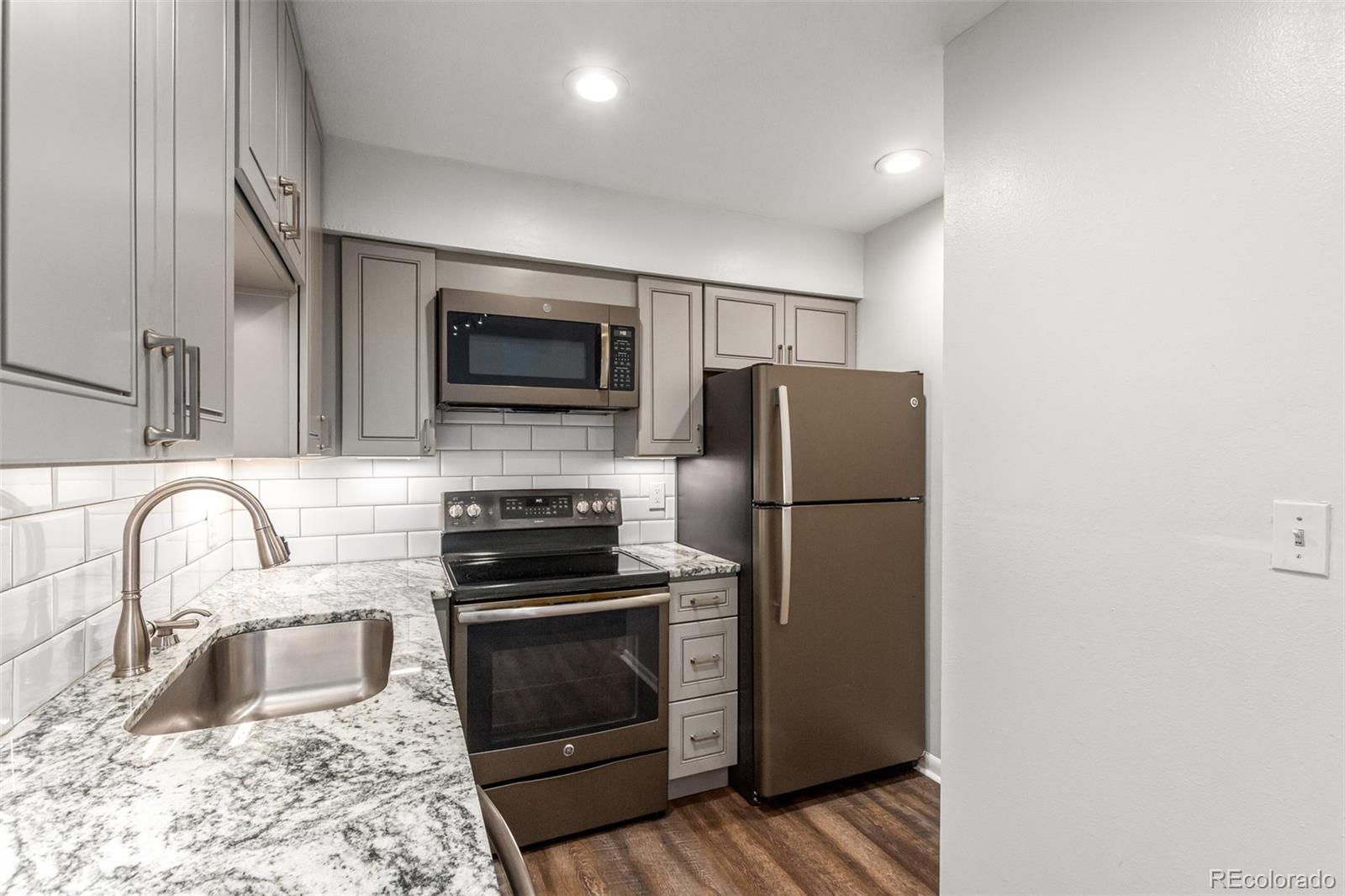 MLS Image #11 for 5300 e cherry creek south drive 428,denver, Colorado