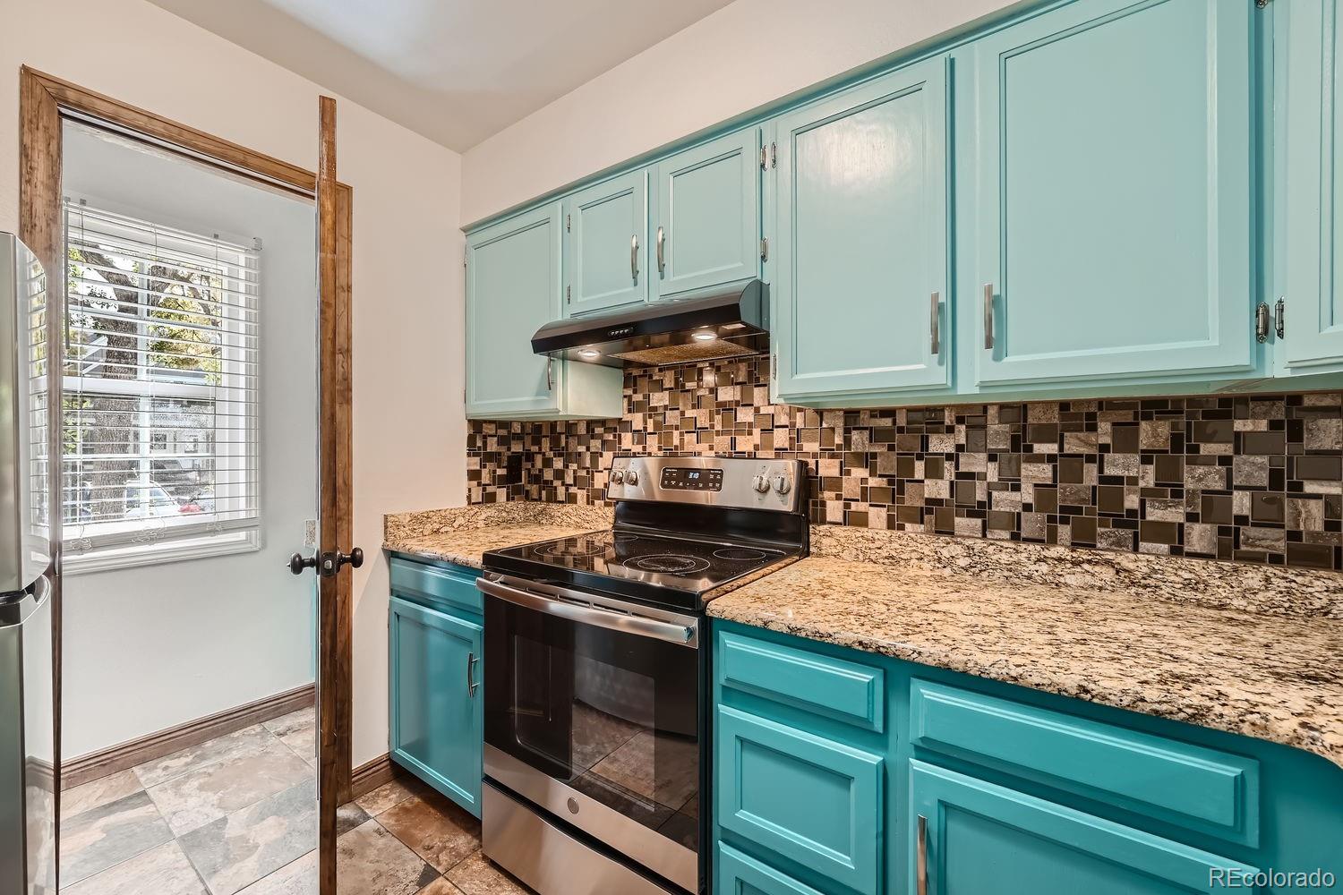 MLS Image #10 for 1811 s quebec way,denver, Colorado