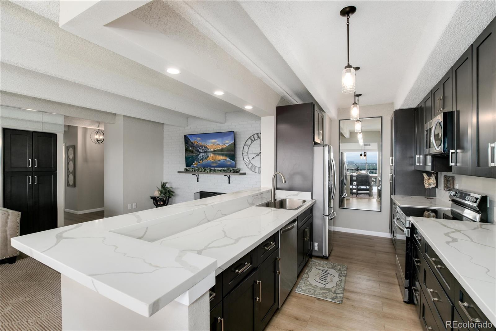 MLS Image #7 for 7877 e mississippi avenue,denver, Colorado