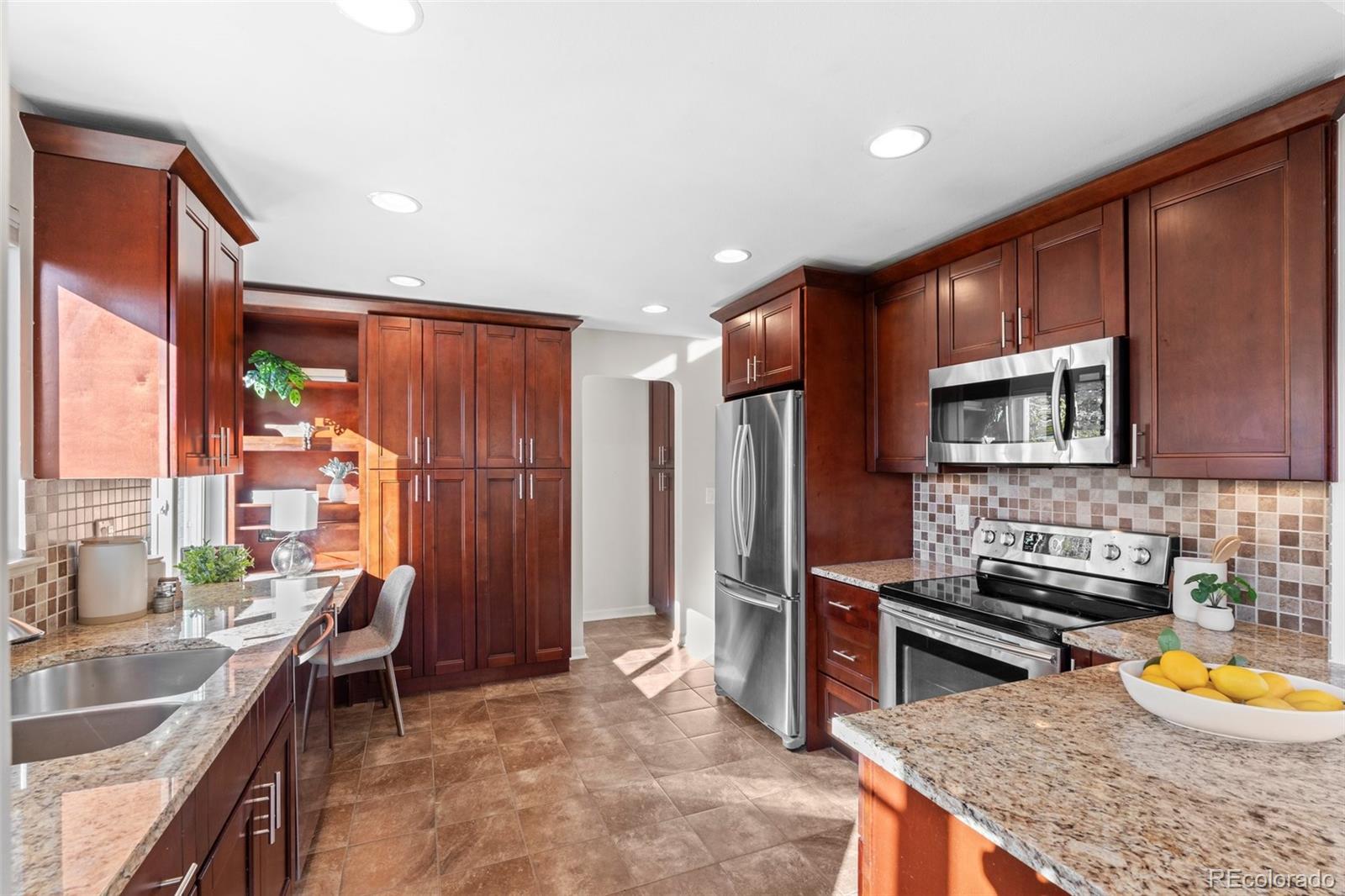 MLS Image #14 for 2985 s downing street,englewood, Colorado