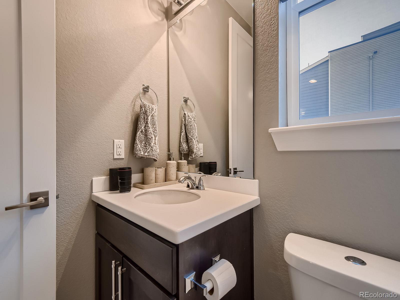 MLS Image #5 for 15818 e broncos place,englewood, Colorado