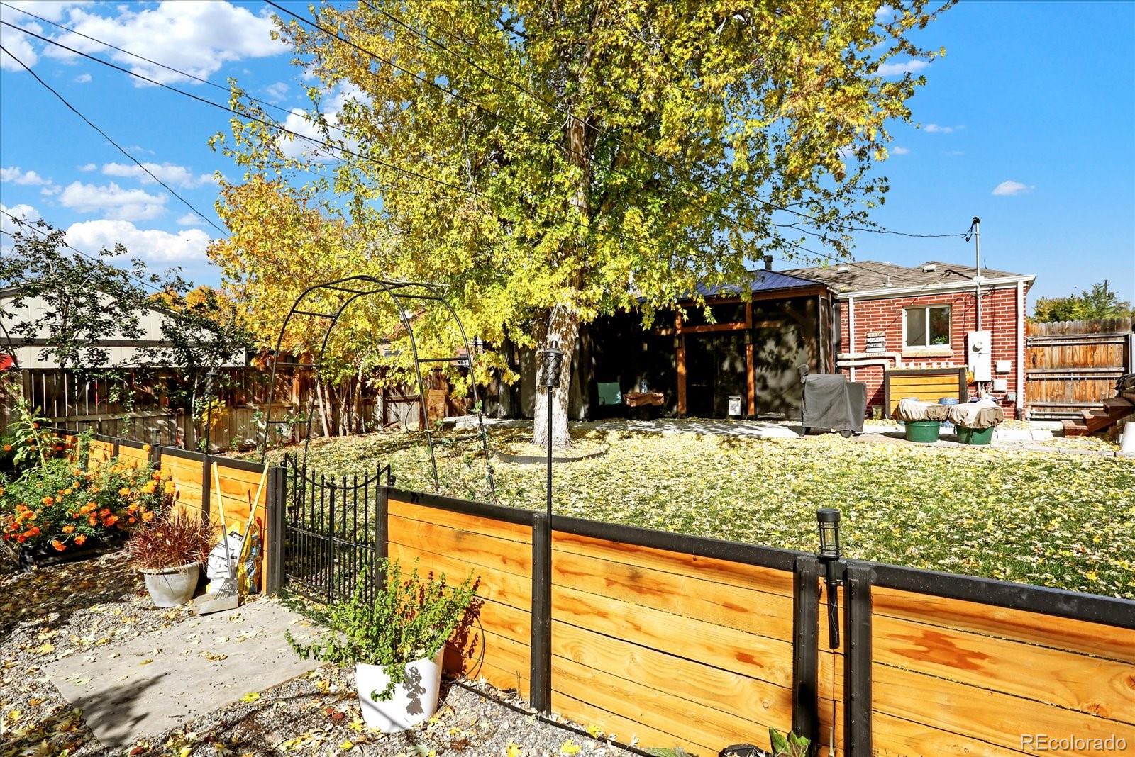 MLS Image #35 for 1375 s vrain way,denver, Colorado