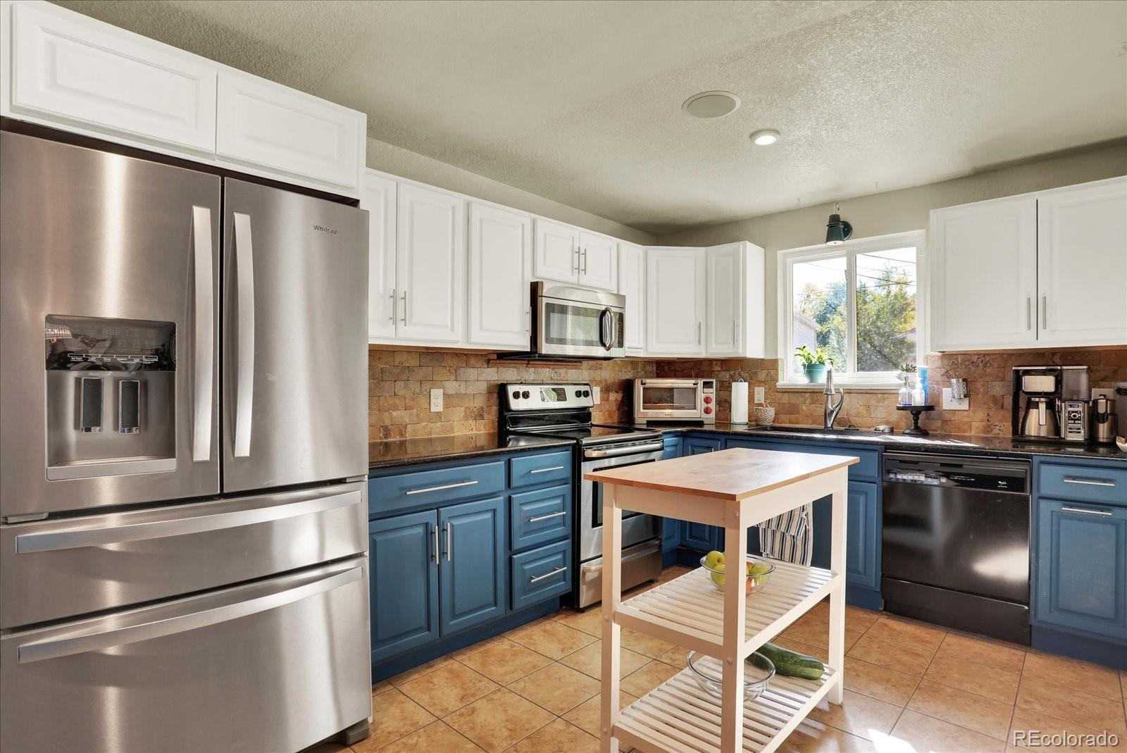 MLS Image #6 for 1375 s vrain way,denver, Colorado