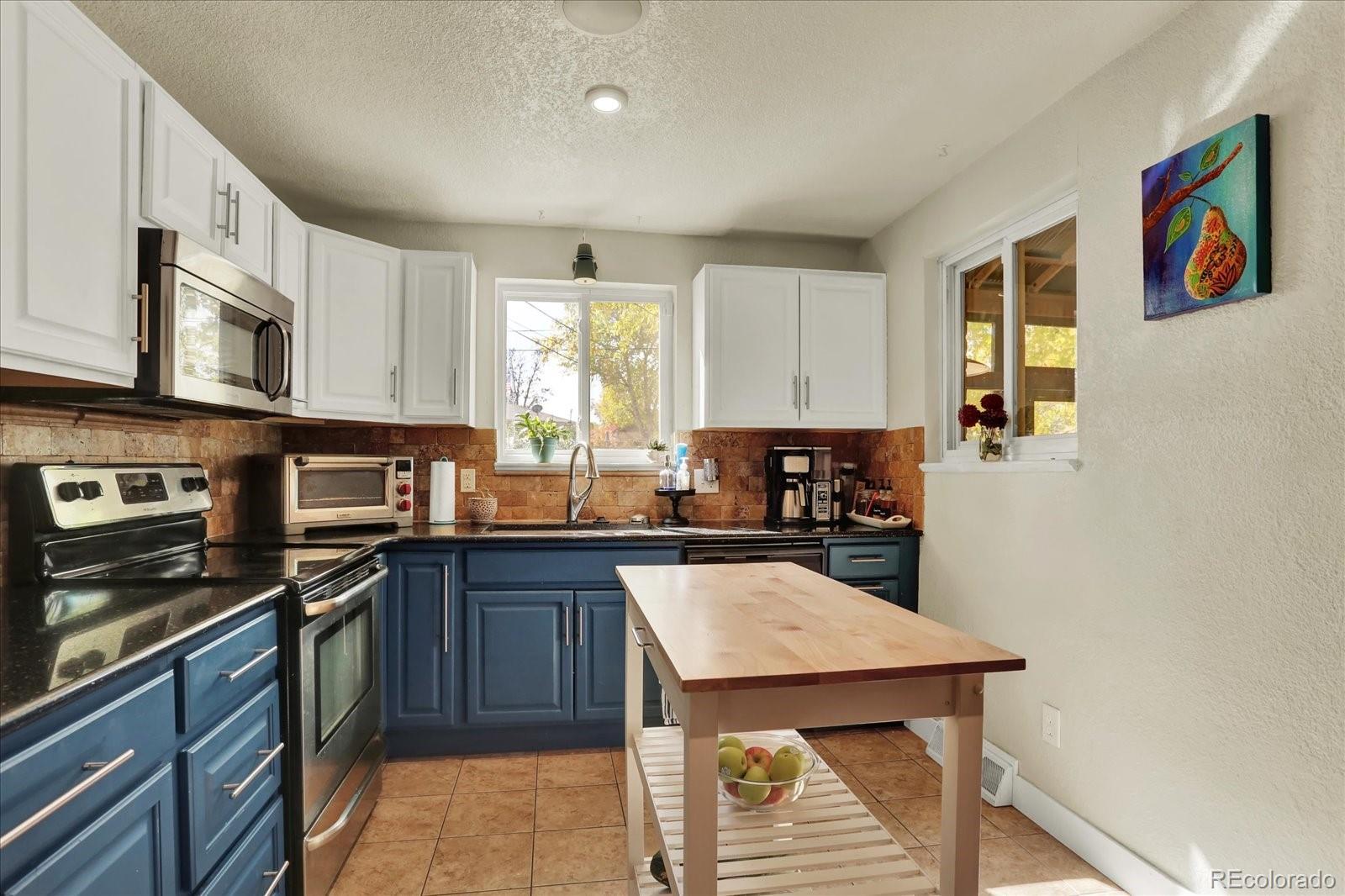 MLS Image #7 for 1375 s vrain way,denver, Colorado