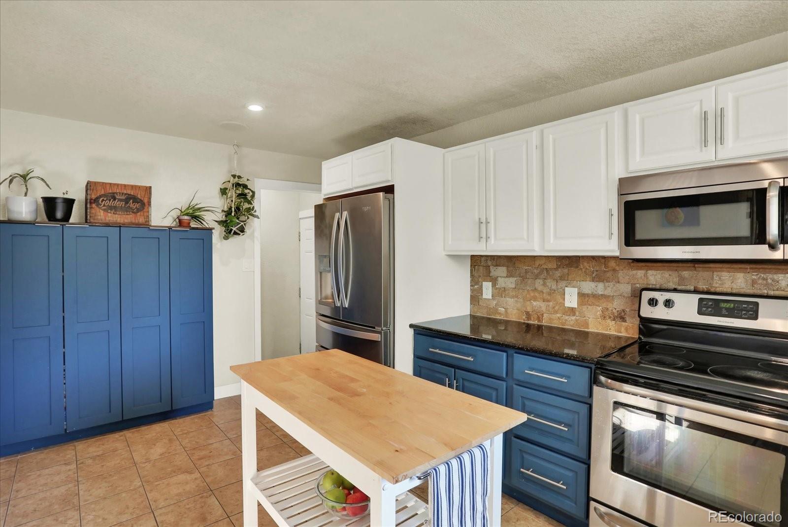 MLS Image #8 for 1375 s vrain way,denver, Colorado