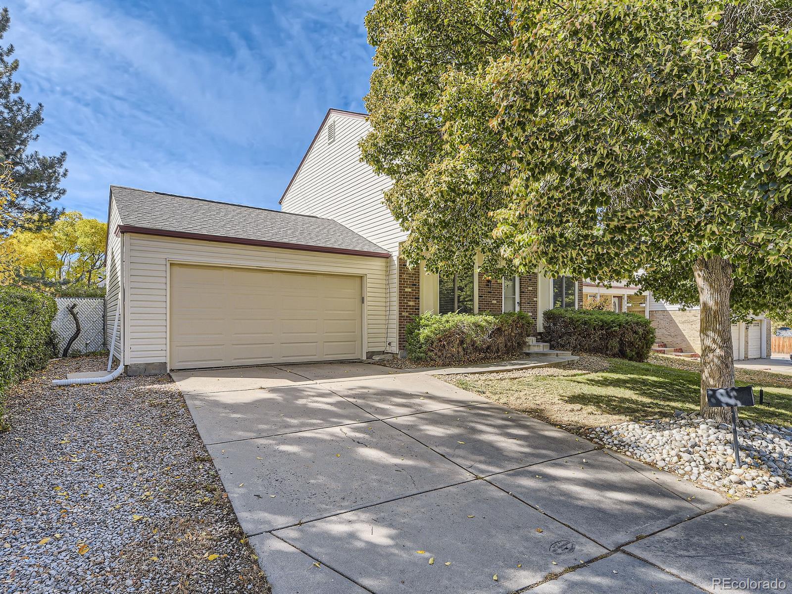 MLS Image #1 for 1009 s lewiston way,aurora, Colorado