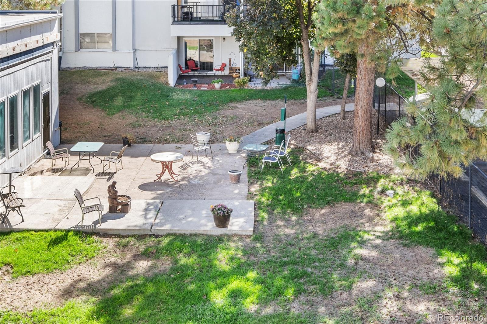 MLS Image #13 for 2325 s linden court,denver, Colorado