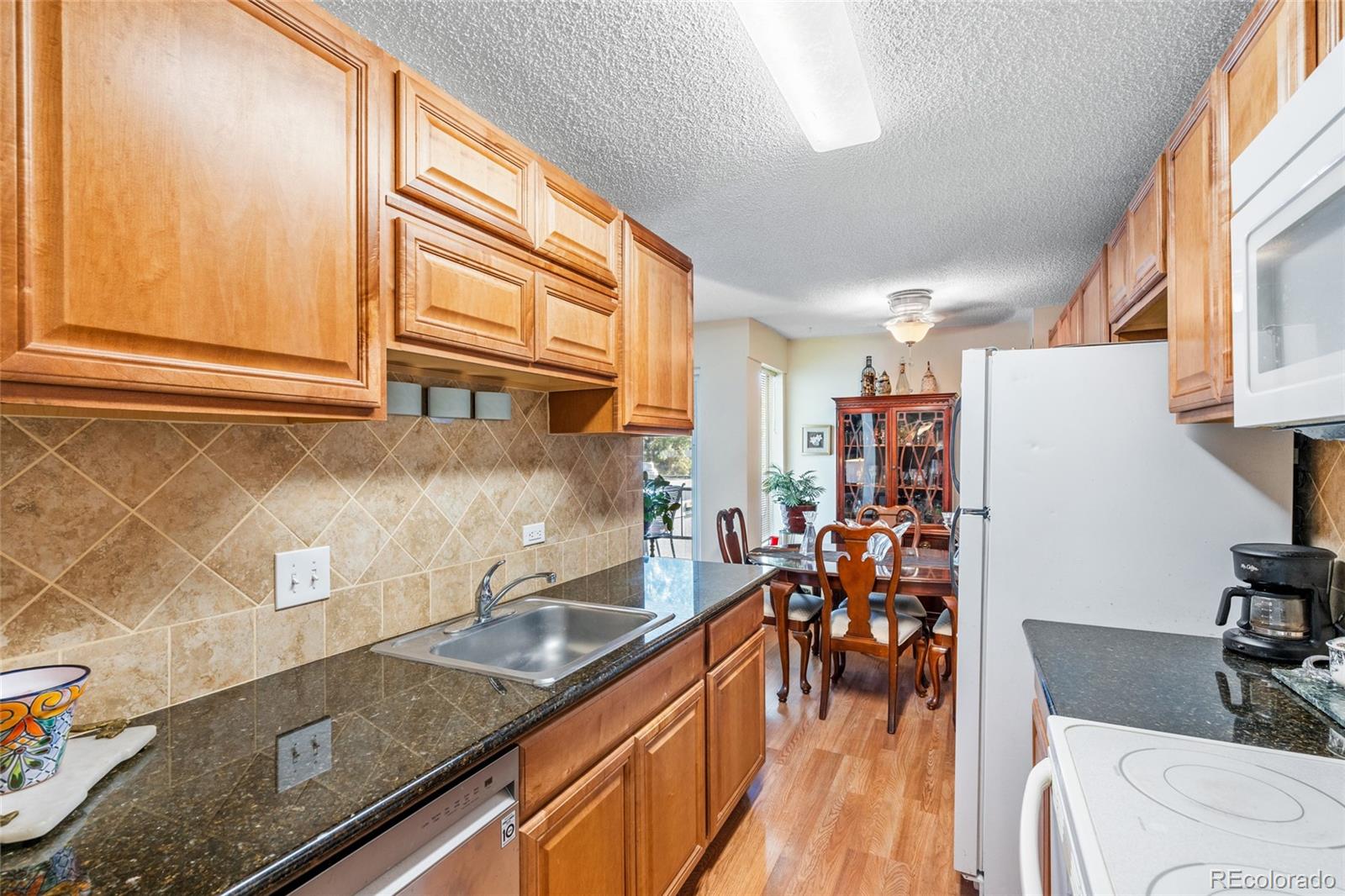 MLS Image #7 for 2325 s linden court,denver, Colorado