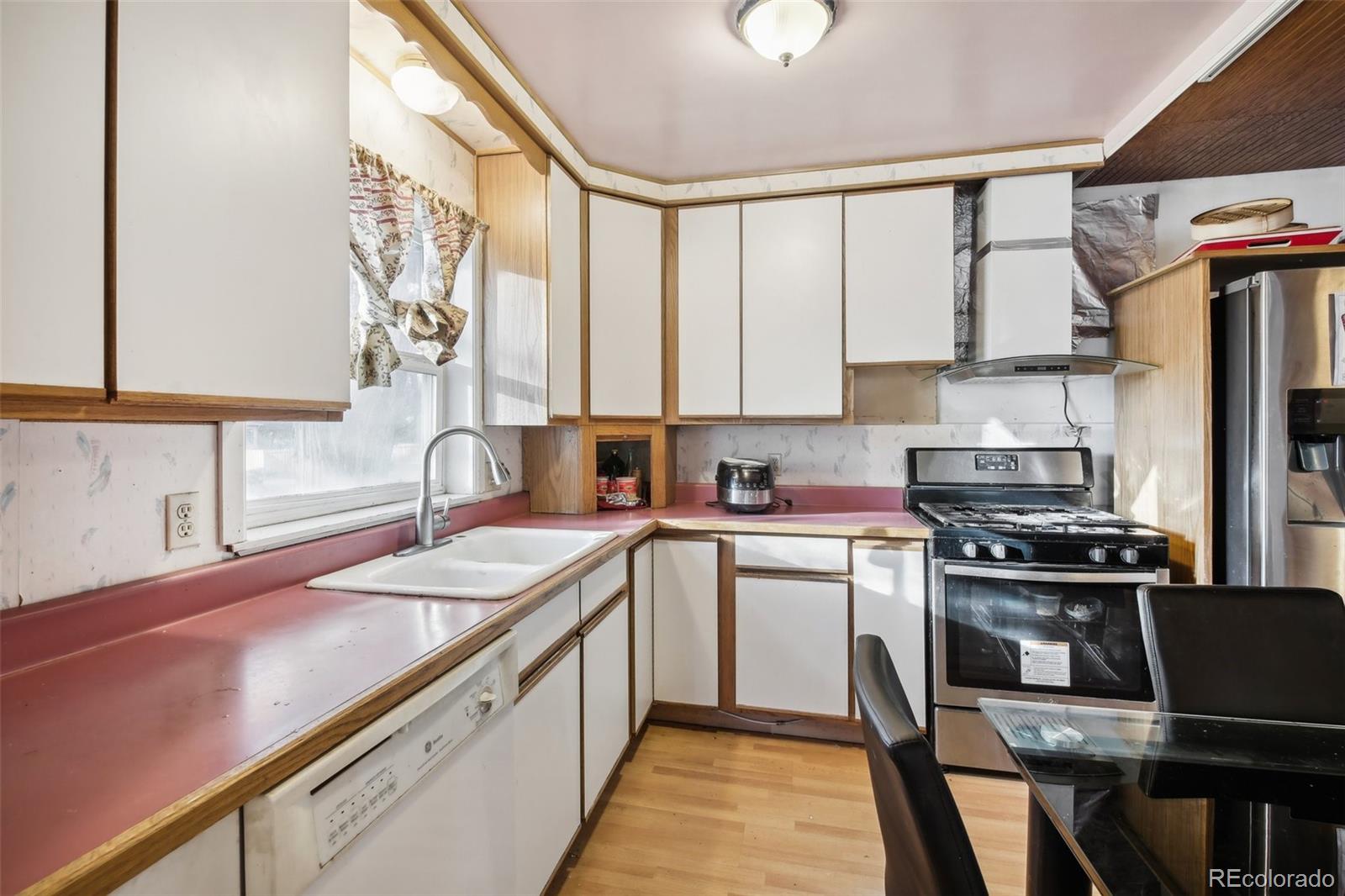 MLS Image #10 for 1340  xanthia street,denver, Colorado