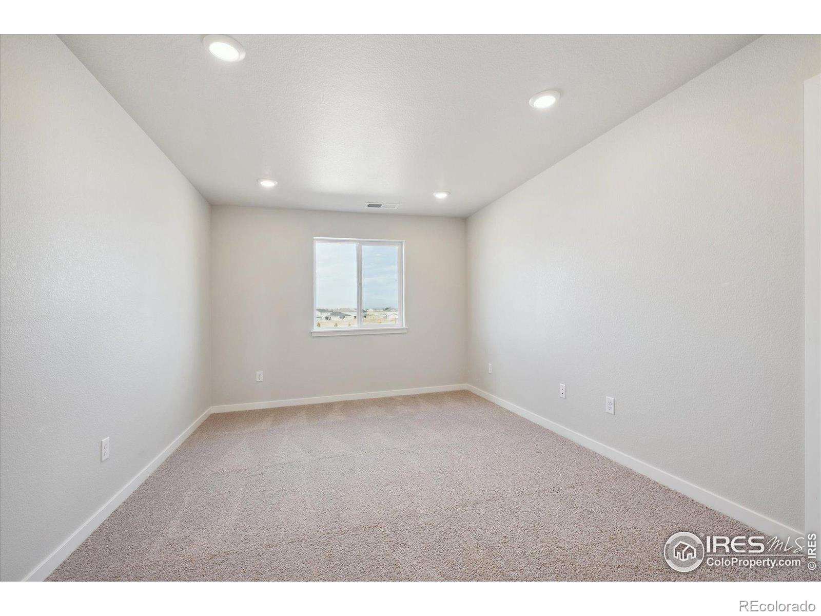 MLS Image #13 for 918  hummocky way,windsor, Colorado