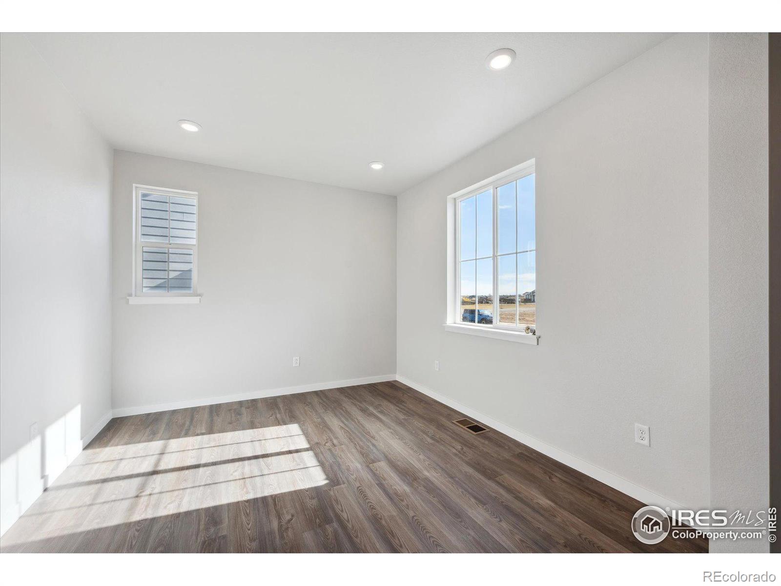 MLS Image #2 for 918  hummocky way,windsor, Colorado