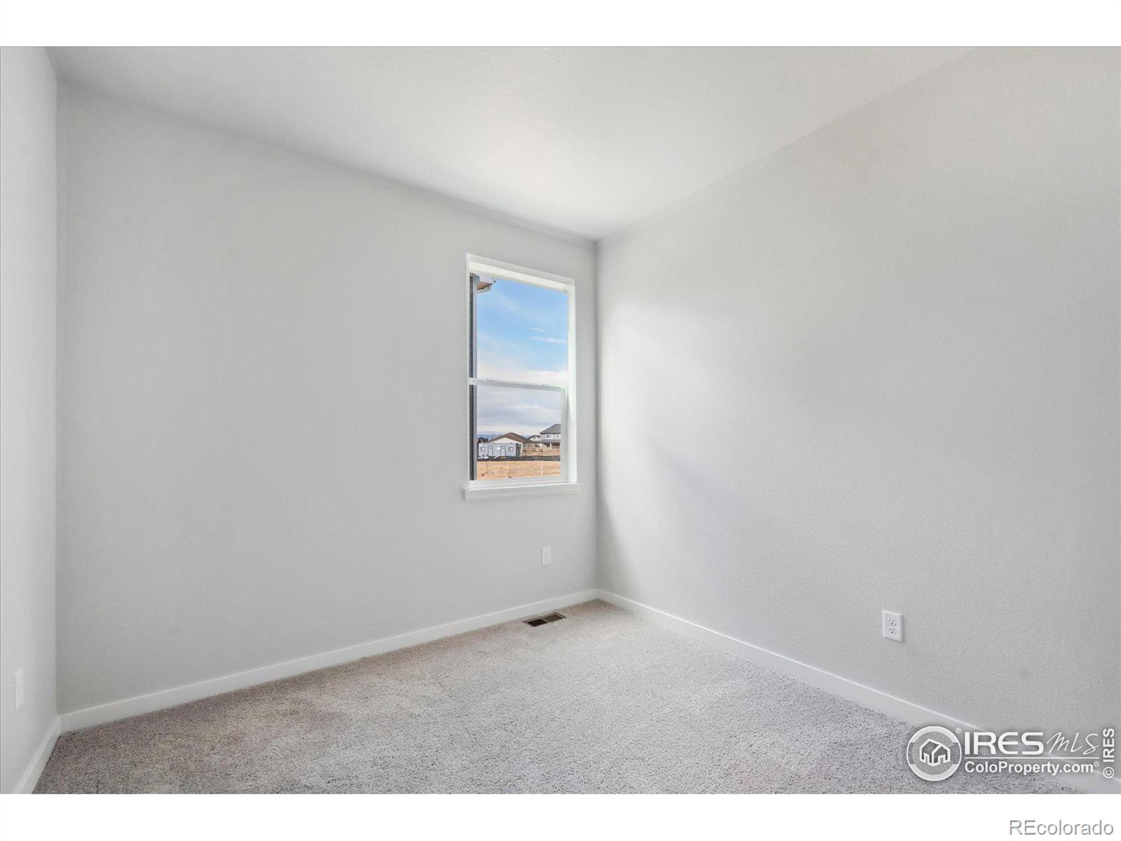 MLS Image #5 for 918  hummocky way,windsor, Colorado