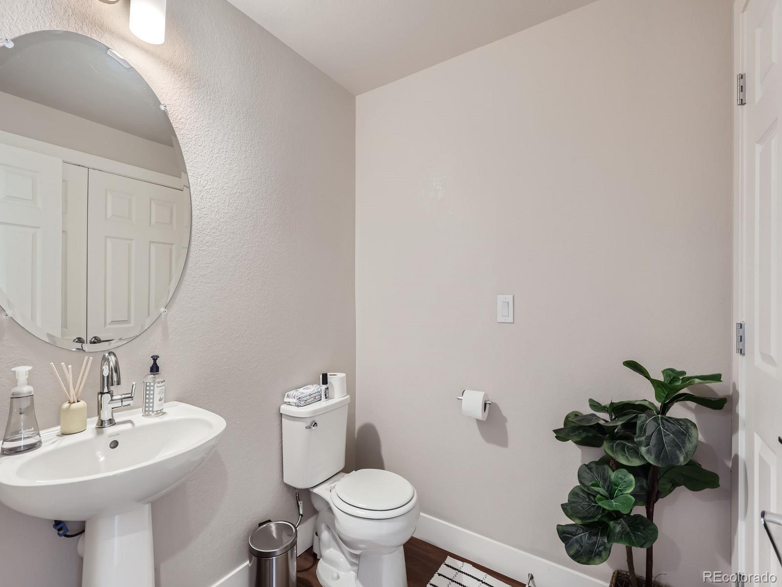 MLS Image #13 for 16057 e 47th place,denver, Colorado