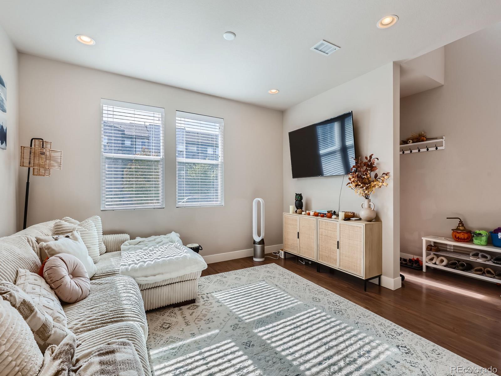 MLS Image #6 for 16057 e 47th place,denver, Colorado