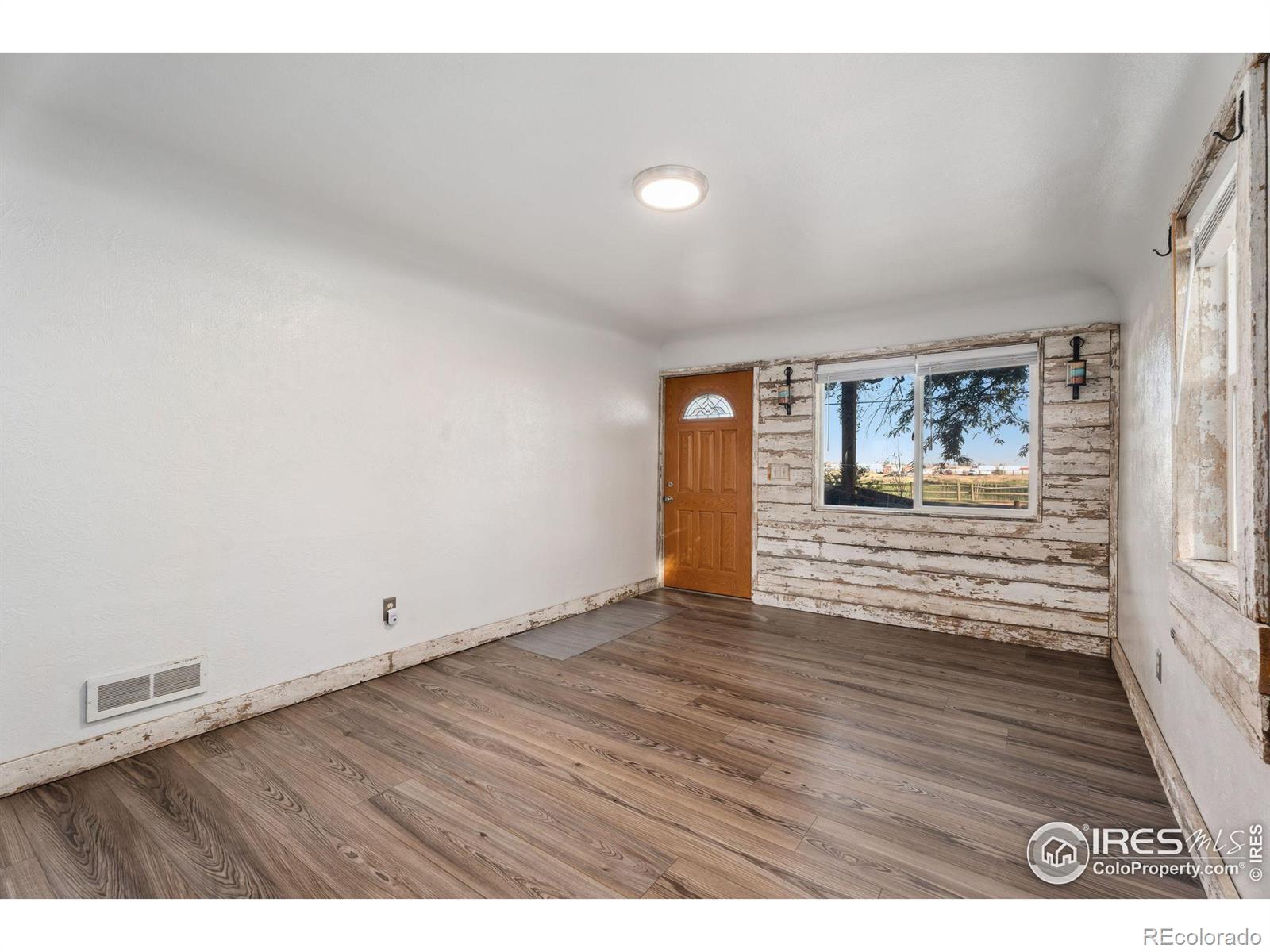 MLS Image #10 for 904 e 16th street,greeley, Colorado