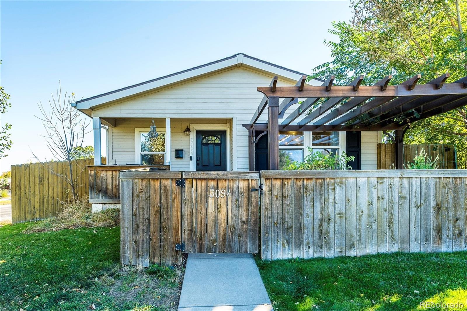 MLS Image #3 for 3094  ivanhoe street,denver, Colorado