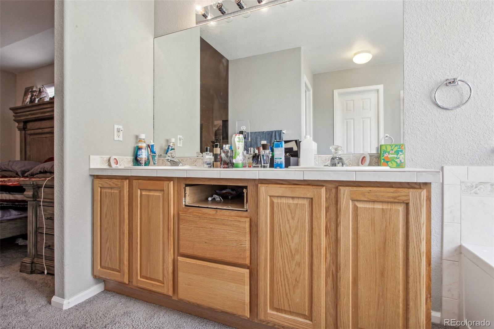 MLS Image #23 for 5571  hannibal court,denver, Colorado