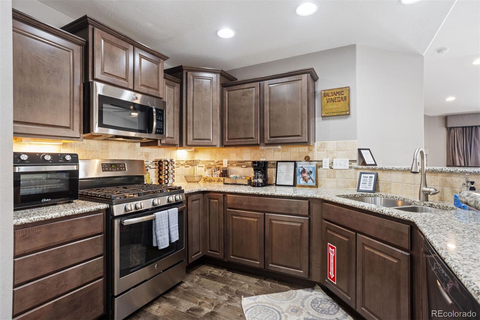 MLS Image #10 for 824  yellow jasper point,colorado springs, Colorado