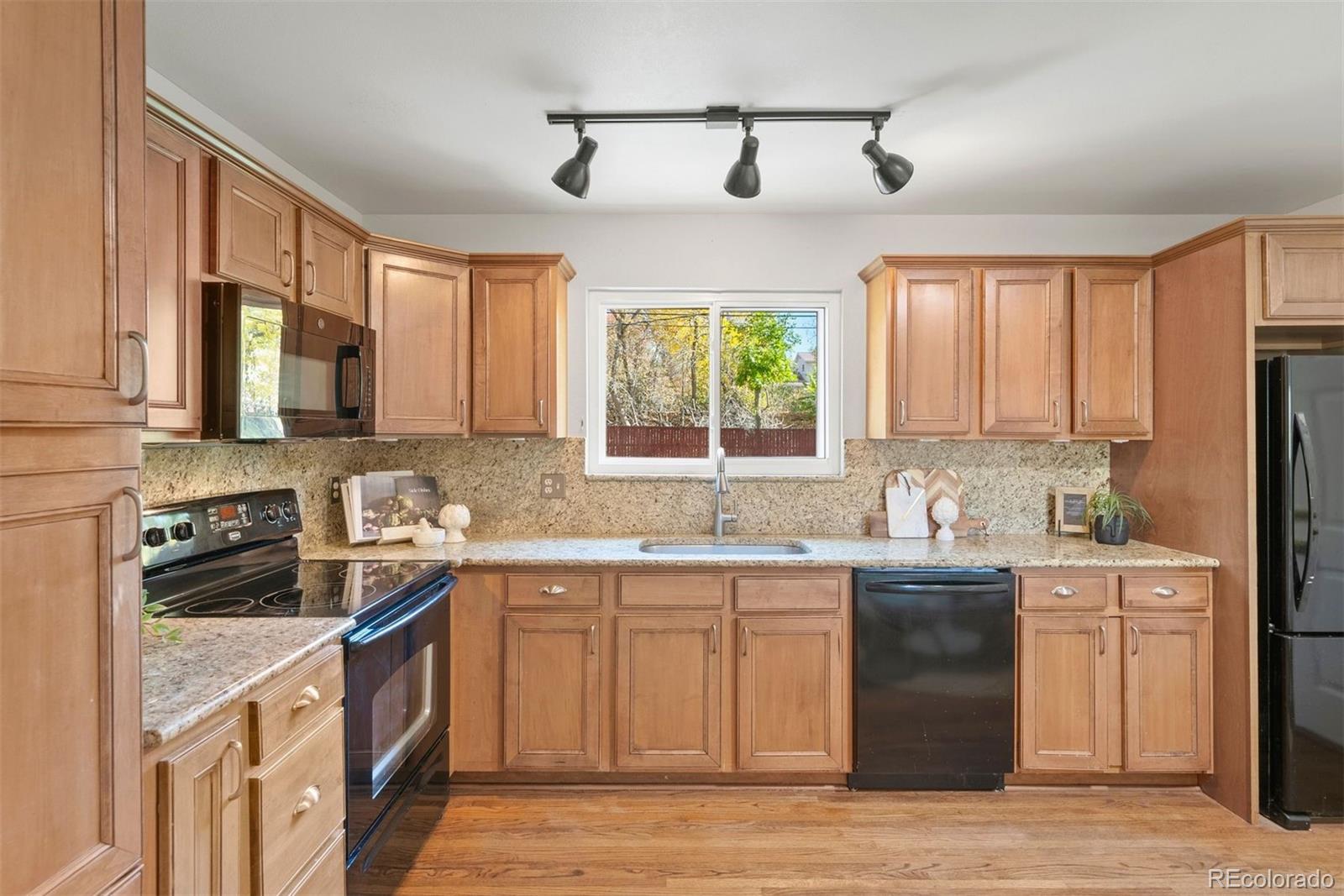 MLS Image #14 for 545 w davies way,littleton, Colorado