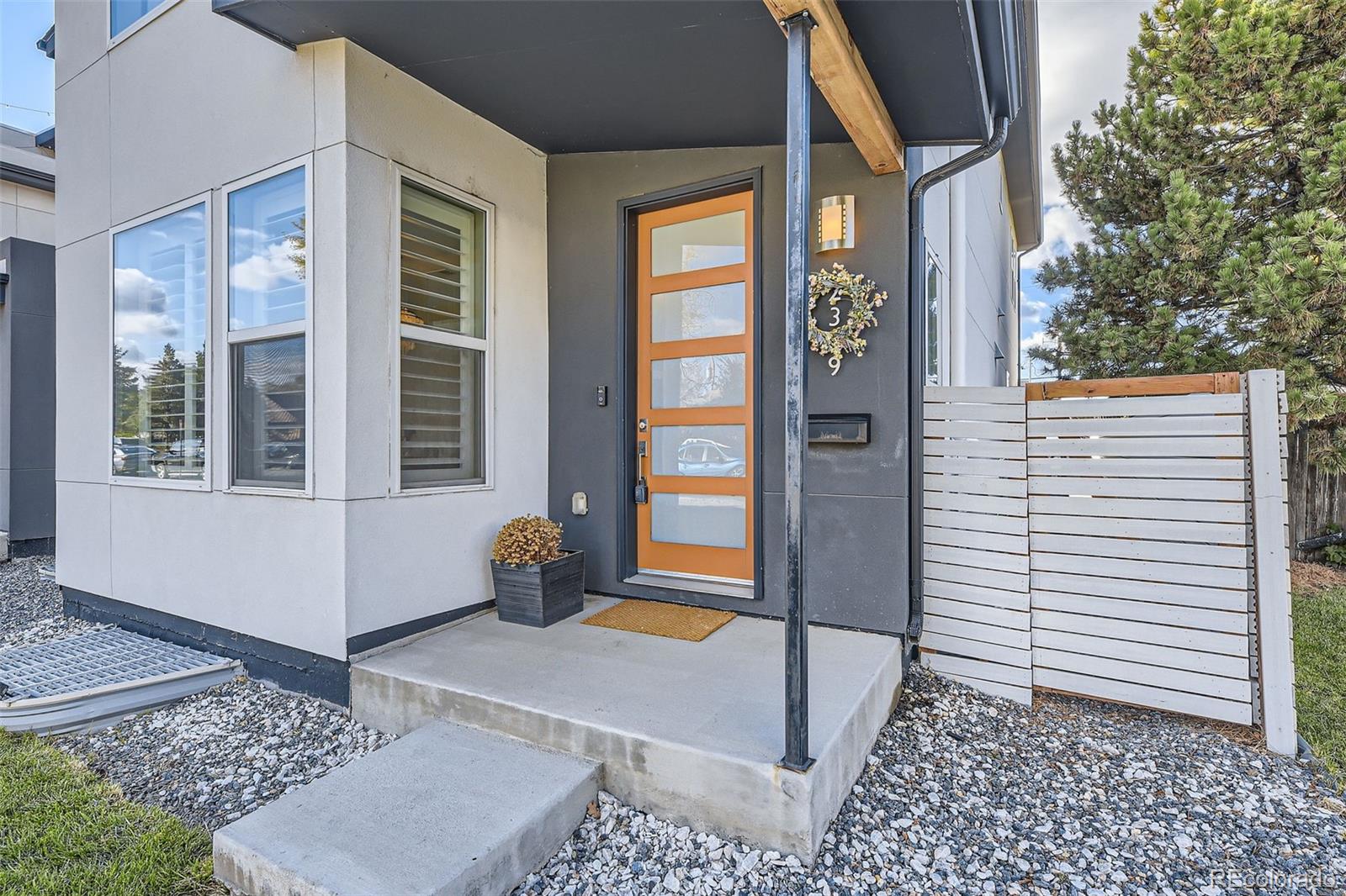 MLS Image #2 for 2339 s cherokee street,denver, Colorado