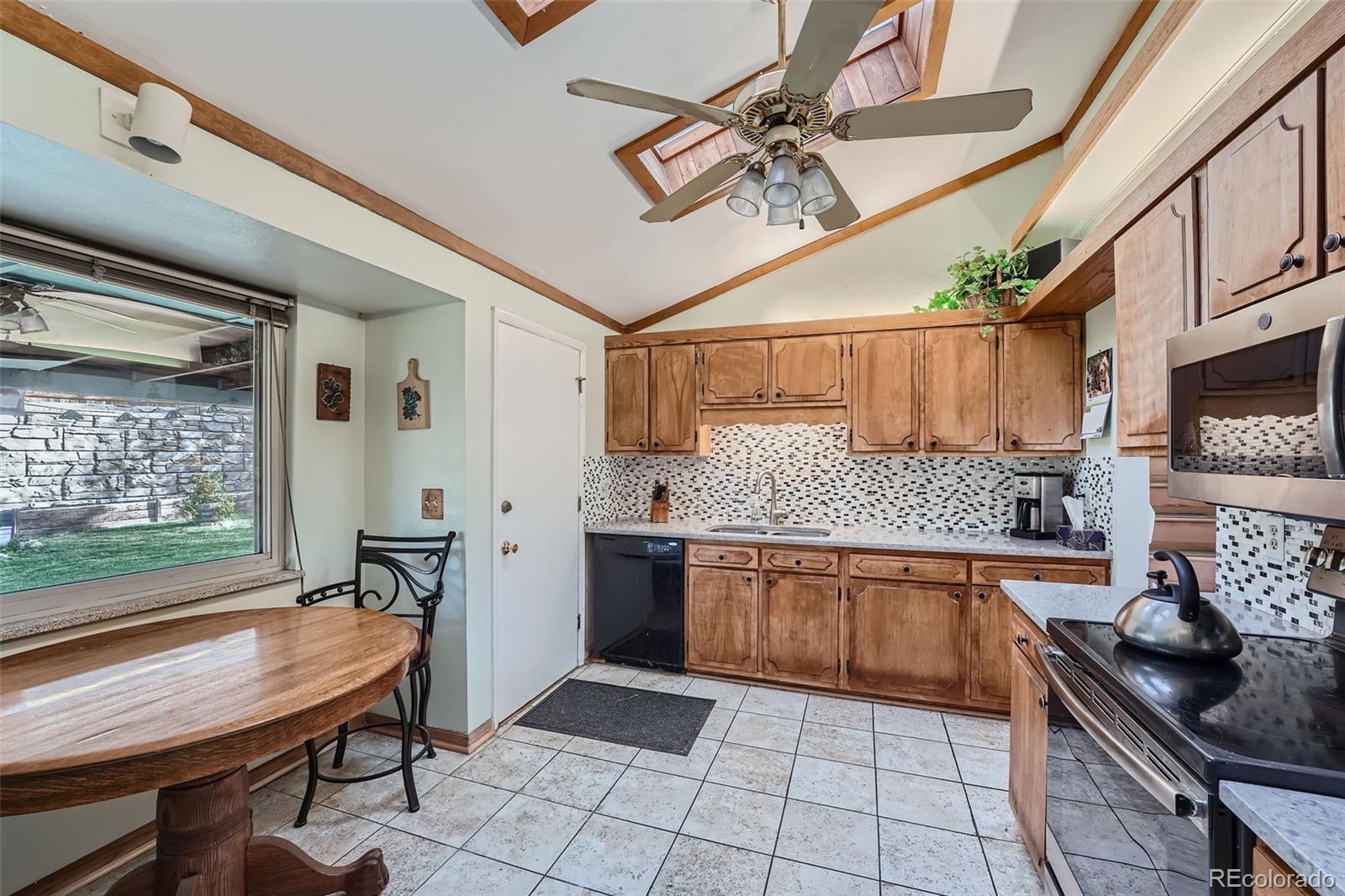 MLS Image #9 for 11041 w 71st place,arvada, Colorado