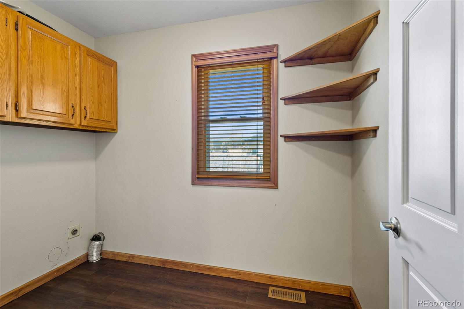 MLS Image #16 for 4825  farthing drive,colorado springs, Colorado