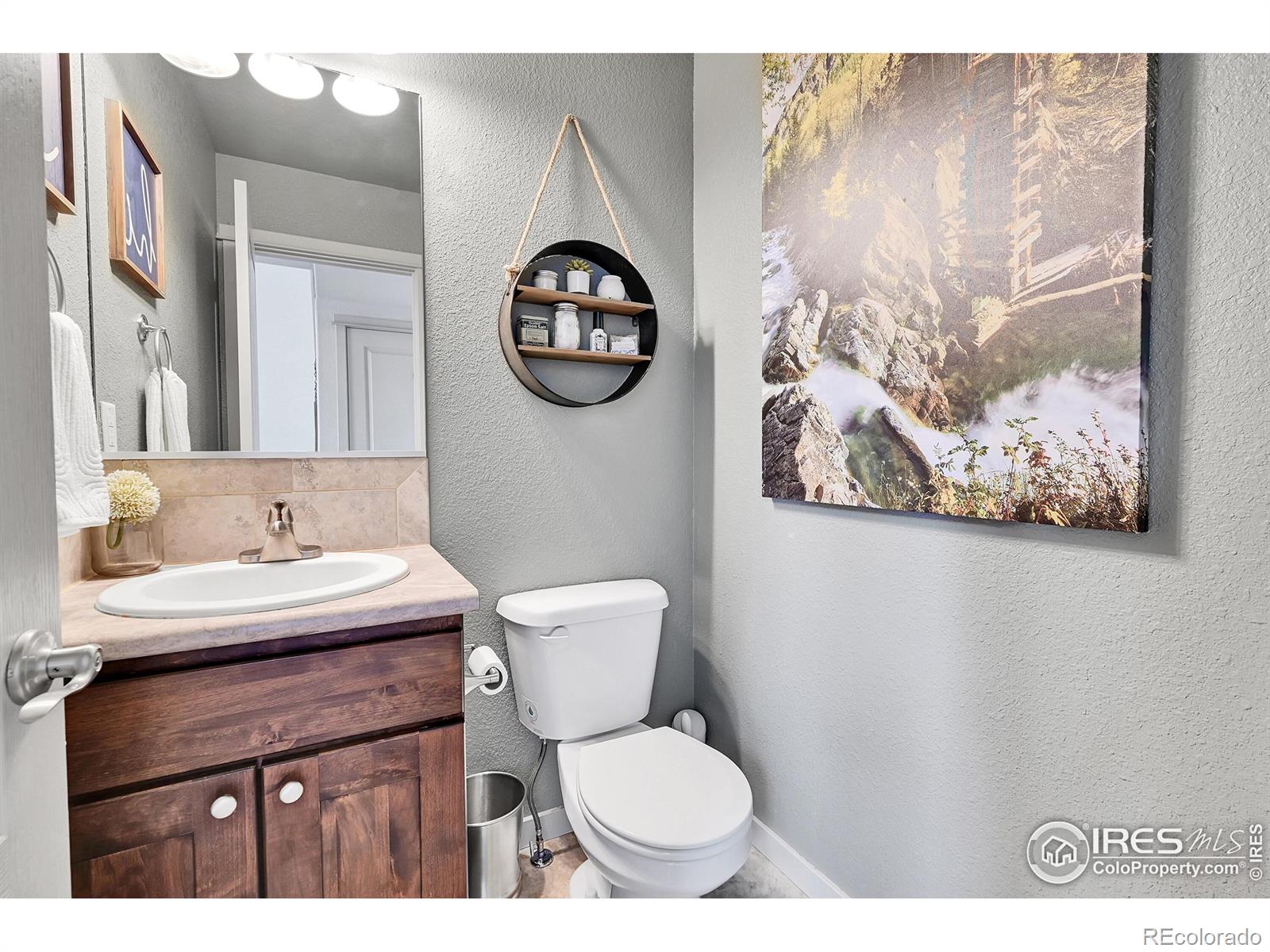 MLS Image #12 for 925  dove hill road,la salle, Colorado