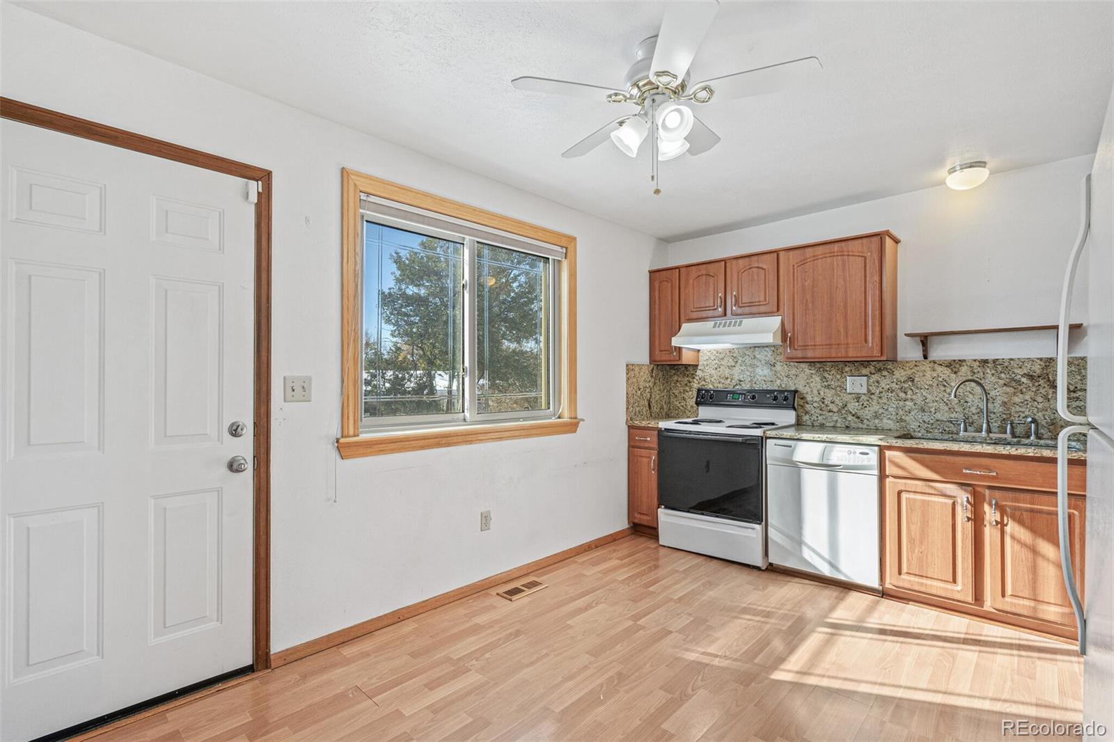 MLS Image #10 for 16870 e amherst avenue,aurora, Colorado