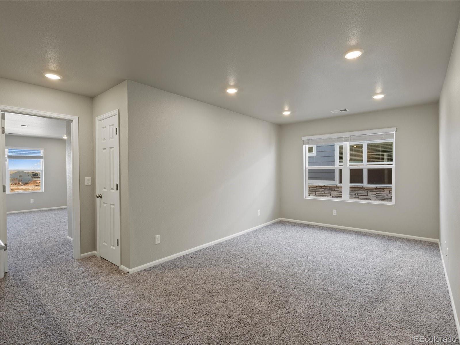 MLS Image #11 for 22250 e 8th avenue,aurora, Colorado