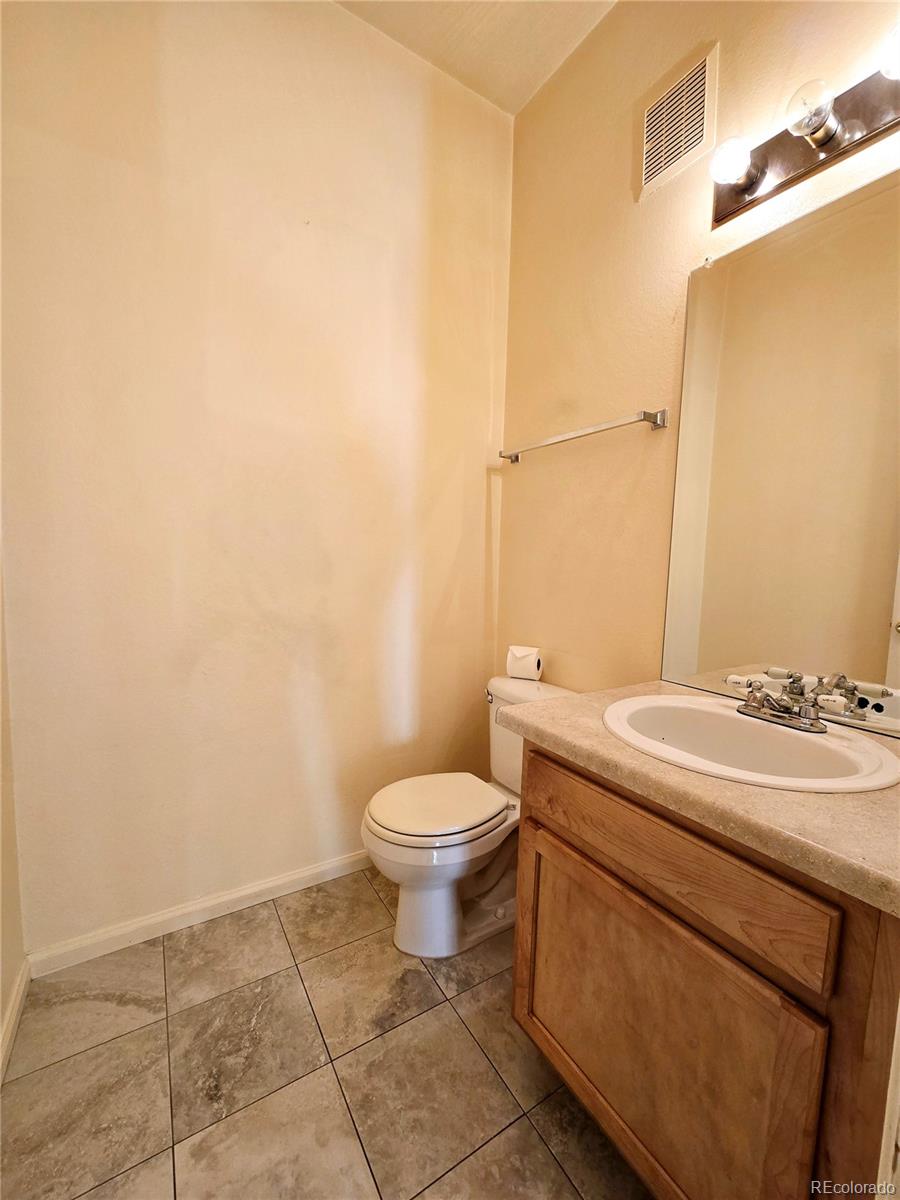 MLS Image #9 for 12215 e 2nd drive,aurora, Colorado