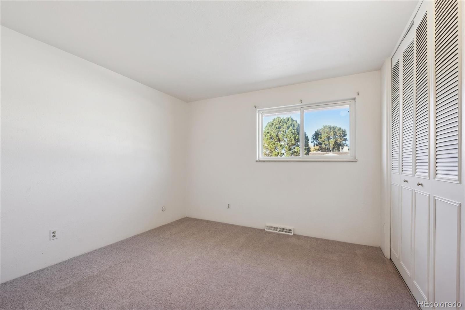 MLS Image #11 for 1289 s monaco parkway,denver, Colorado