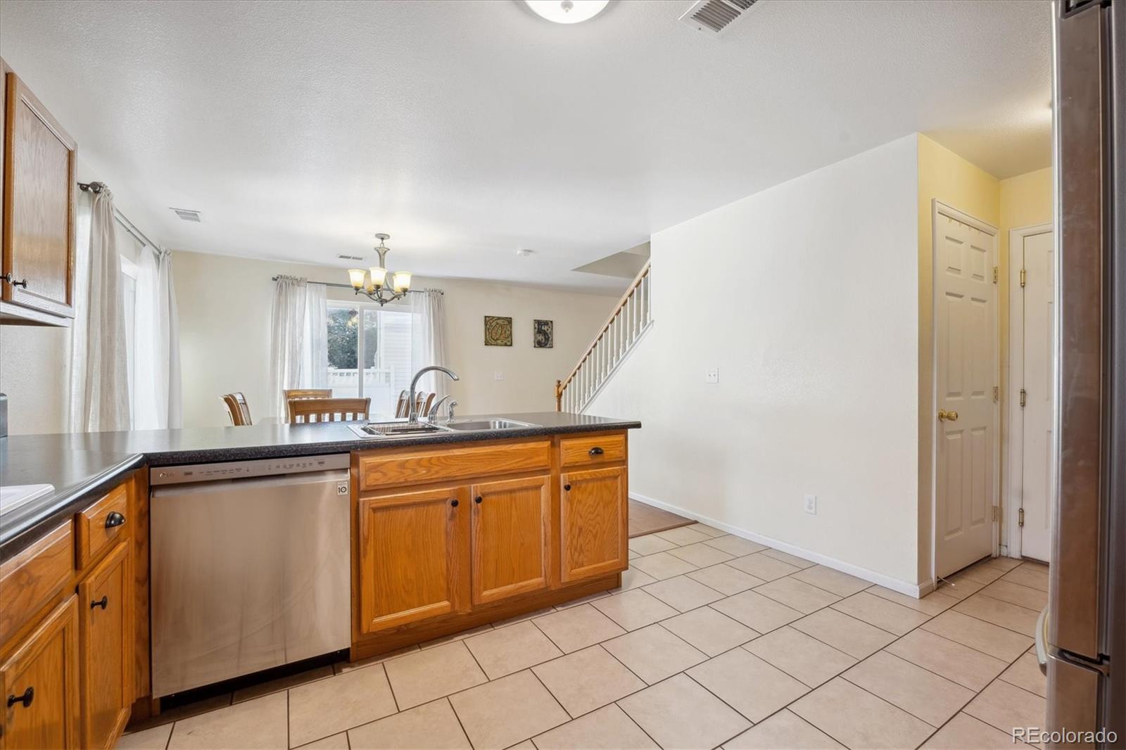 MLS Image #12 for 19757 e 47th place,denver, Colorado