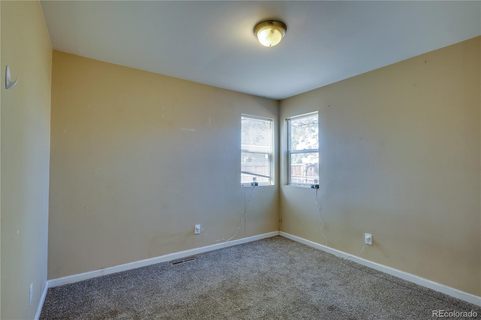 MLS Image #19 for 2883 s zuni street,denver, Colorado