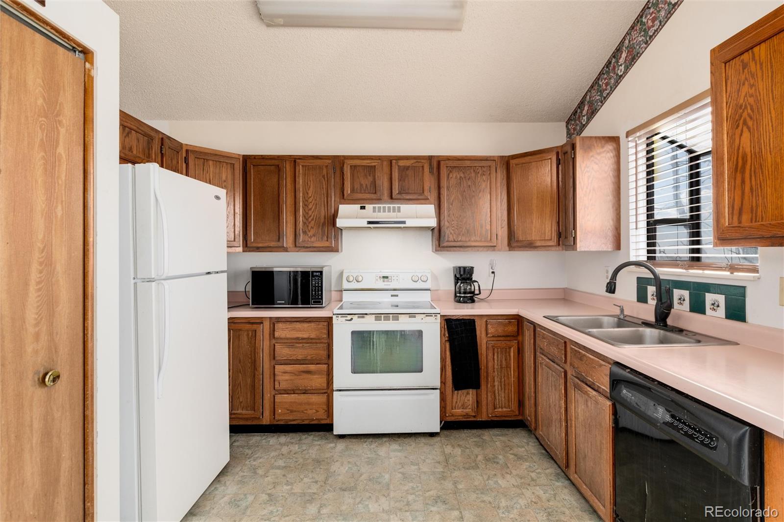 MLS Image #6 for 7575  woody creek drive,colorado springs, Colorado