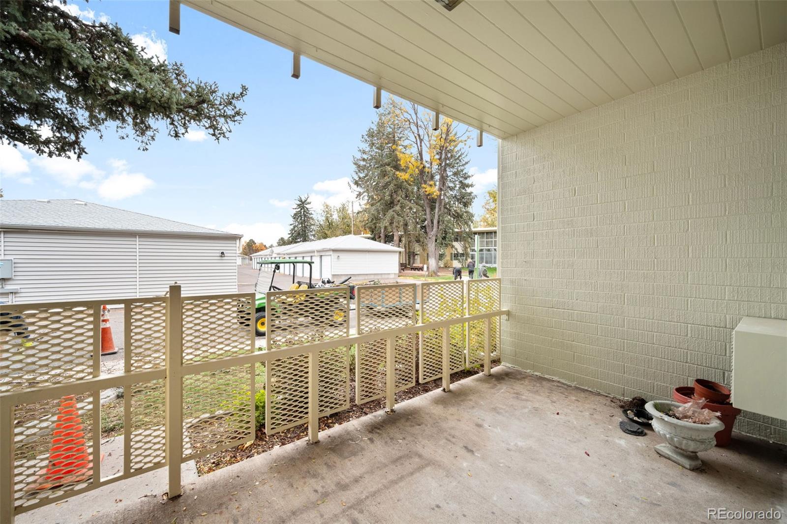 MLS Image #17 for 725 s clinton street,denver, Colorado