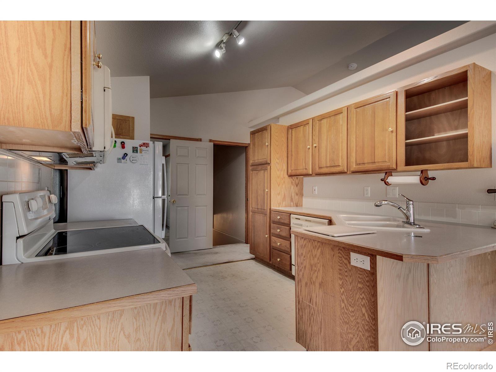 MLS Image #13 for 2963  yew drive,loveland, Colorado