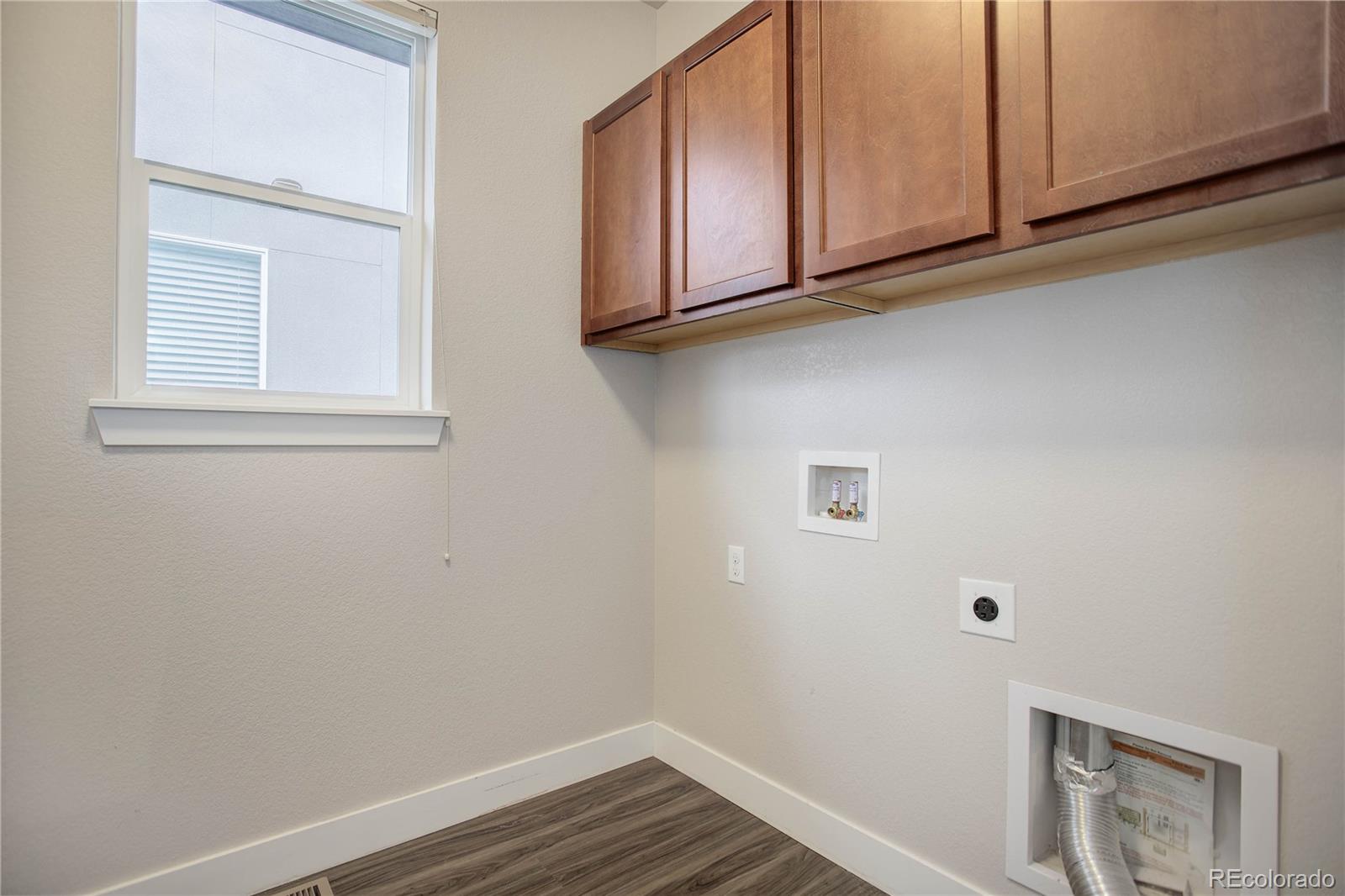 MLS Image #16 for 10630 e 26th avenue,aurora, Colorado