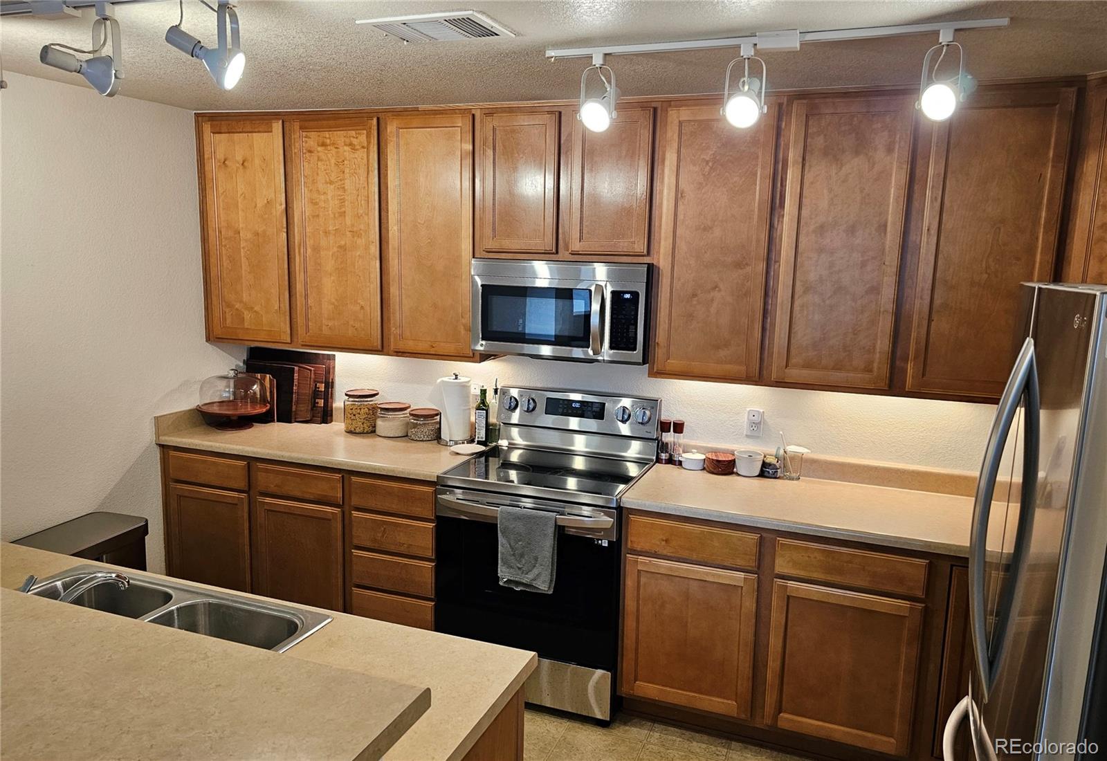 MLS Image #10 for 14167  sun blaze loop,broomfield, Colorado