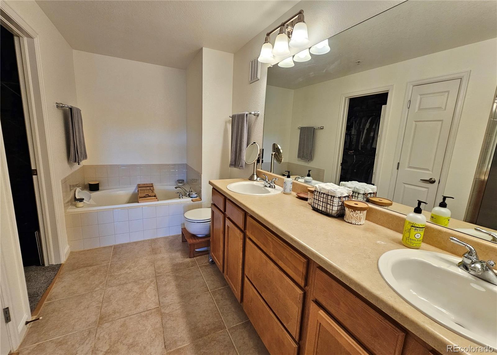 MLS Image #21 for 14167  sun blaze loop,broomfield, Colorado