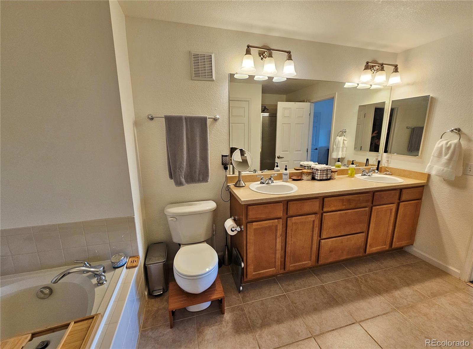 MLS Image #22 for 14167  sun blaze loop,broomfield, Colorado