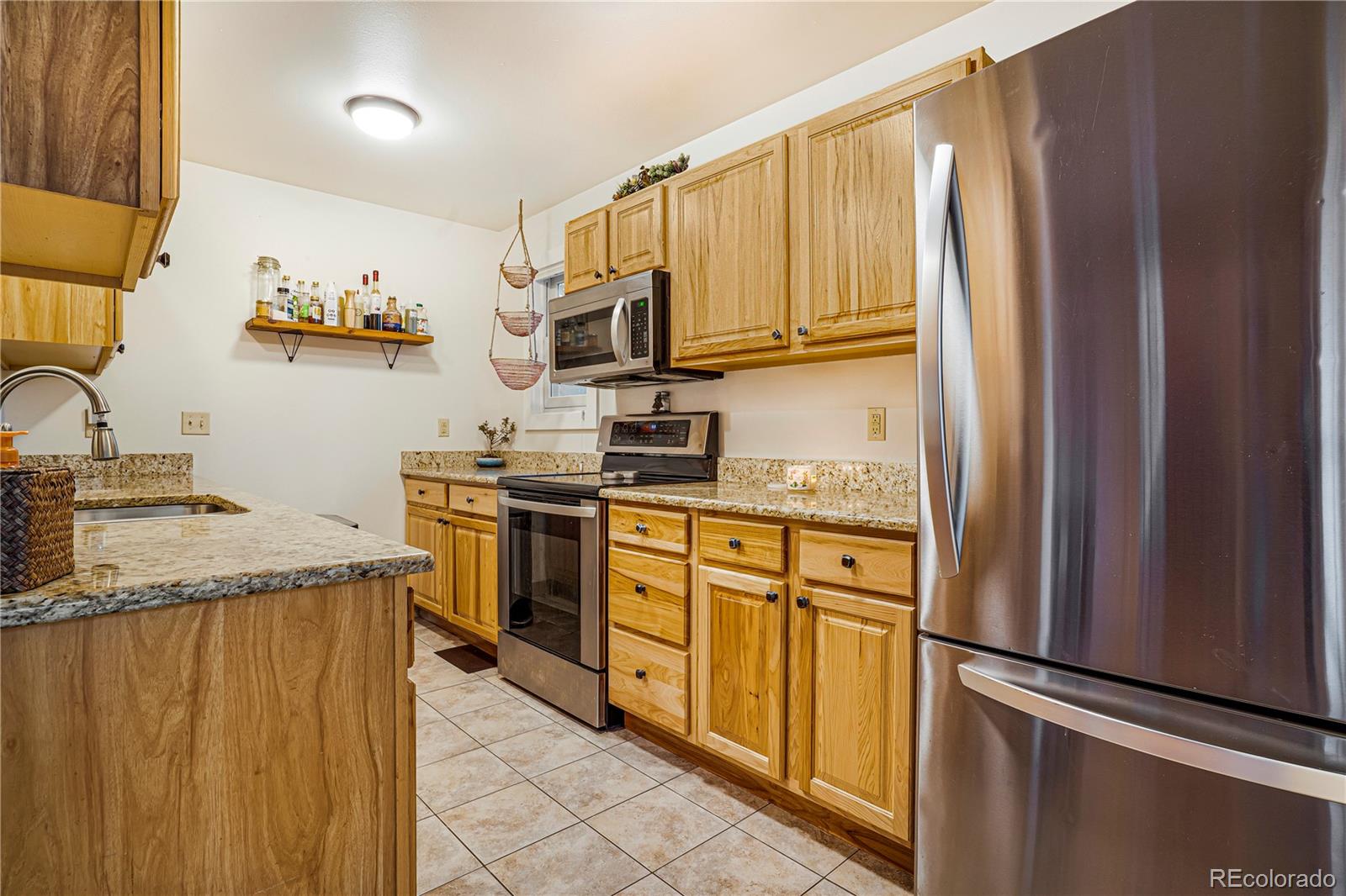 MLS Image #10 for 1152 s yosemite way,denver, Colorado