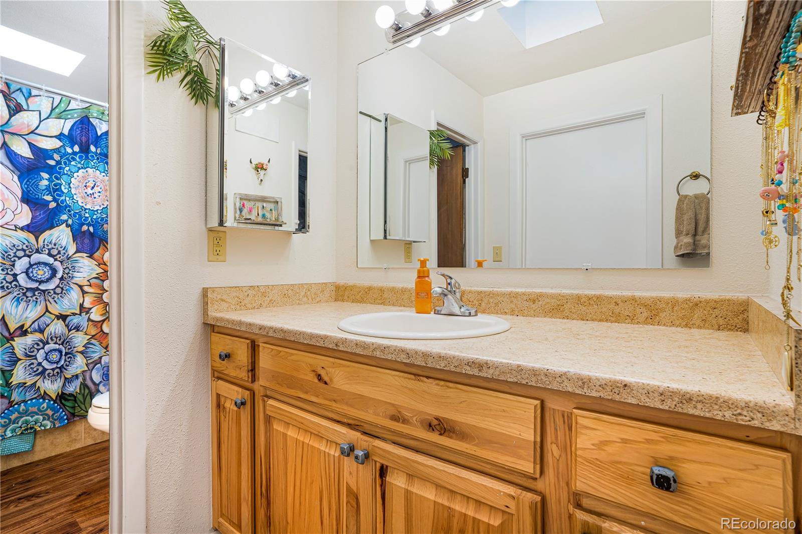 MLS Image #16 for 1152 s yosemite way,denver, Colorado