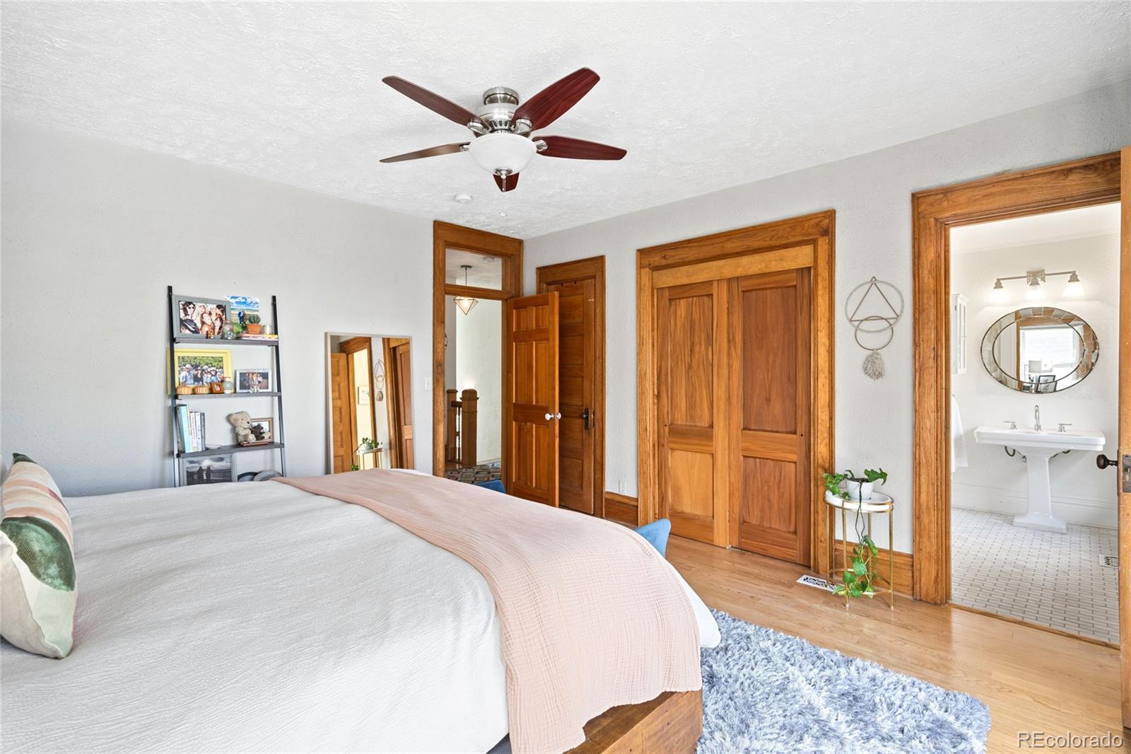 MLS Image #18 for 1061 n emerson street 101,denver, Colorado