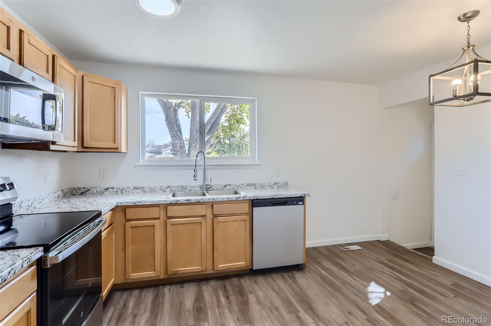 MLS Image #8 for 5548  tucson street,denver, Colorado