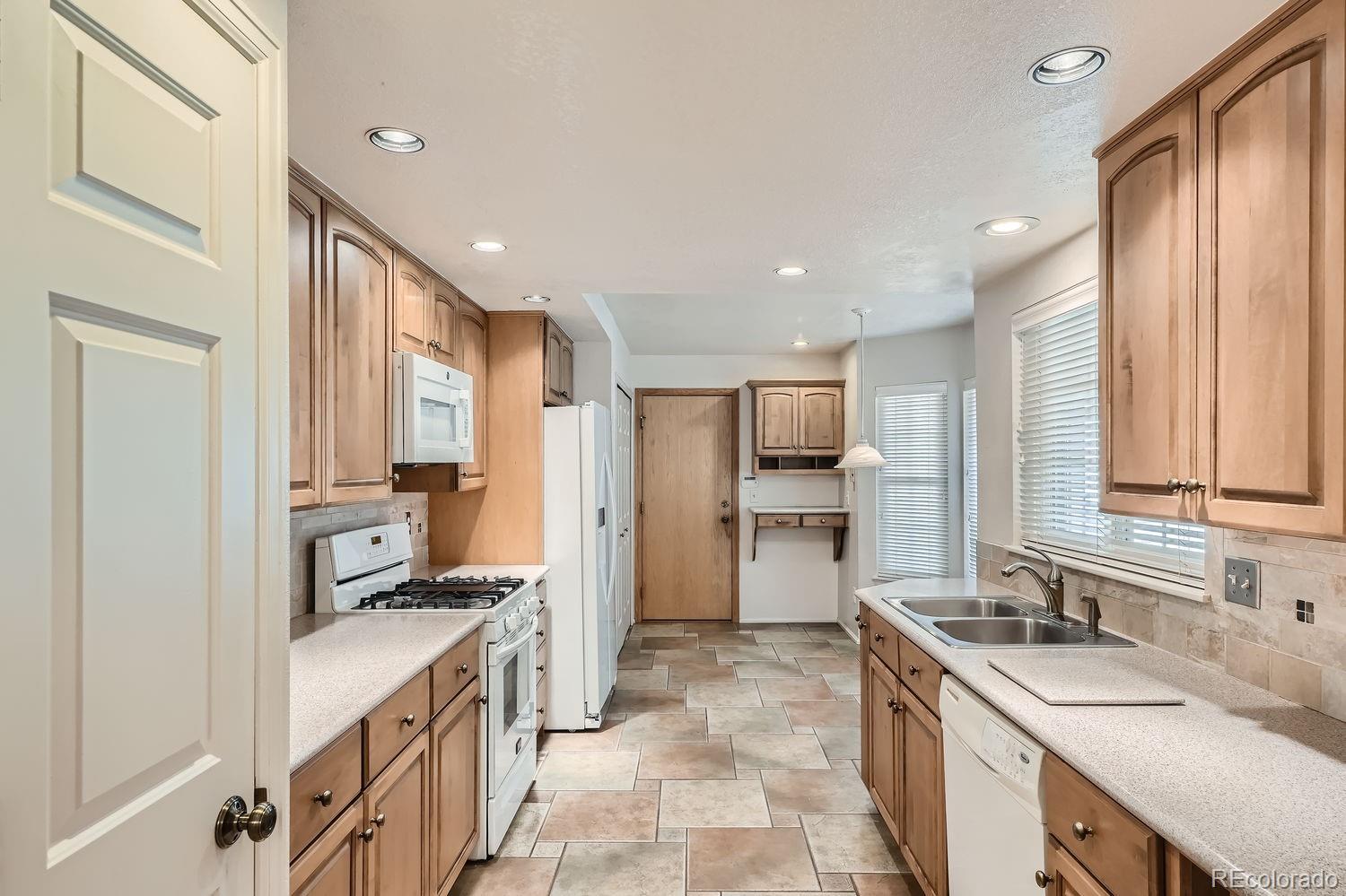 MLS Image #12 for 8226 s high court,centennial, Colorado