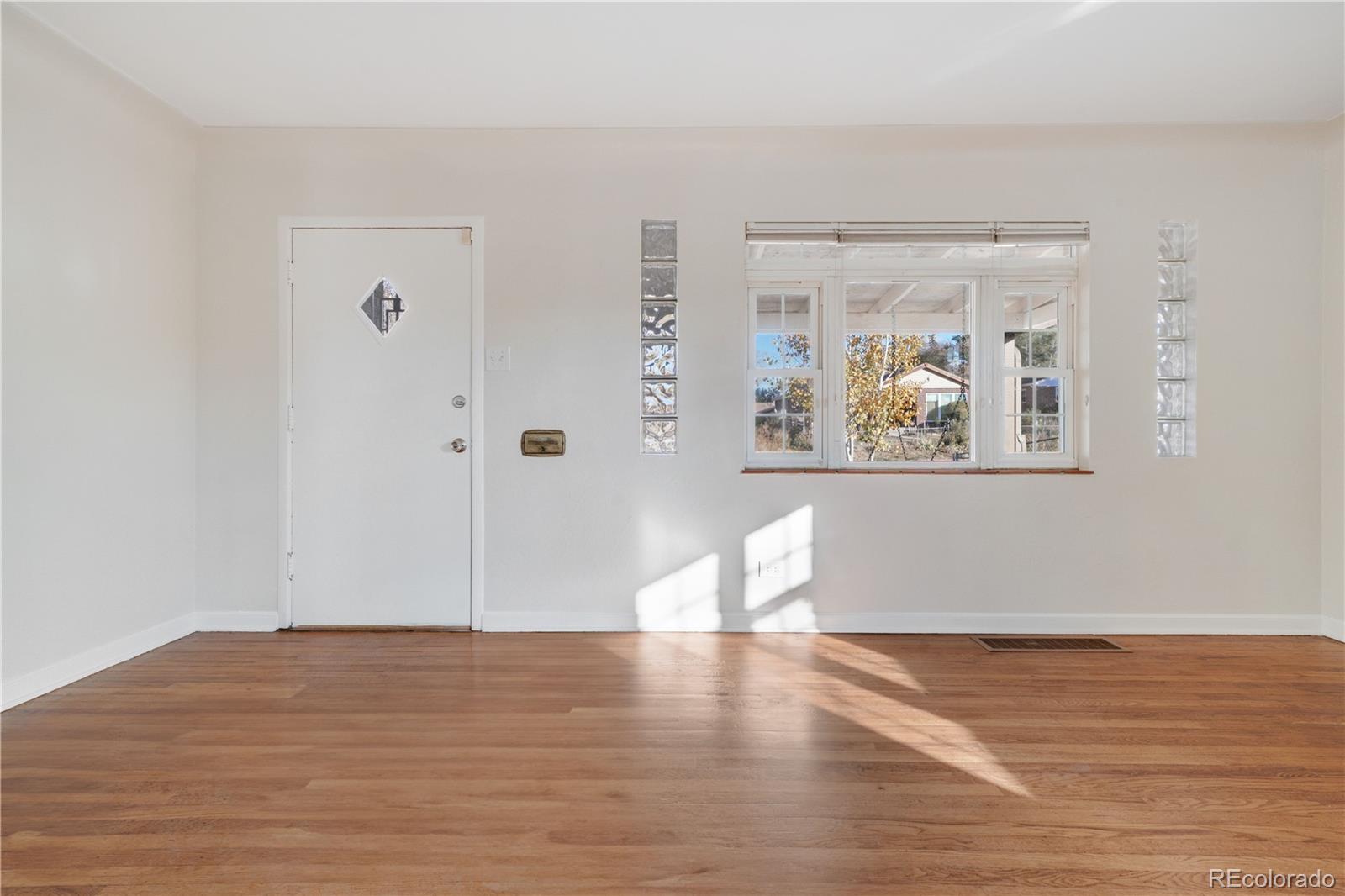 MLS Image #3 for 3241  niagara street,denver, Colorado