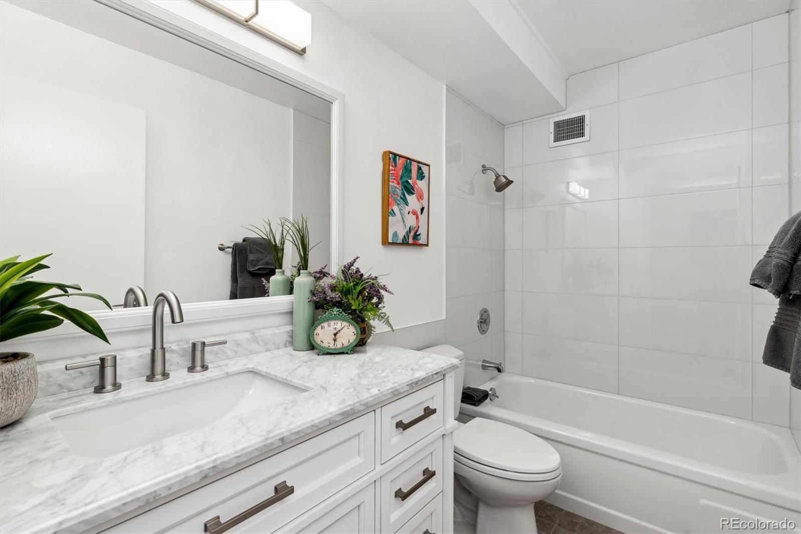 MLS Image #12 for 625 s alton way 5a,denver, Colorado