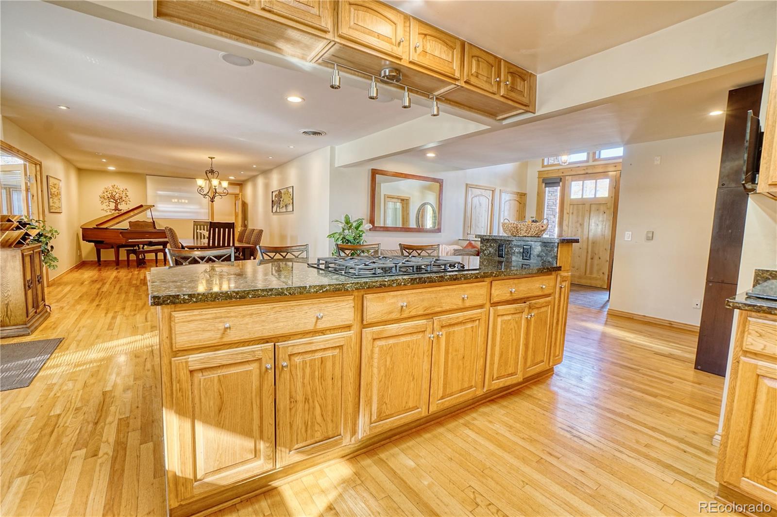 MLS Image #13 for 2549 s ivanhoe place,denver, Colorado