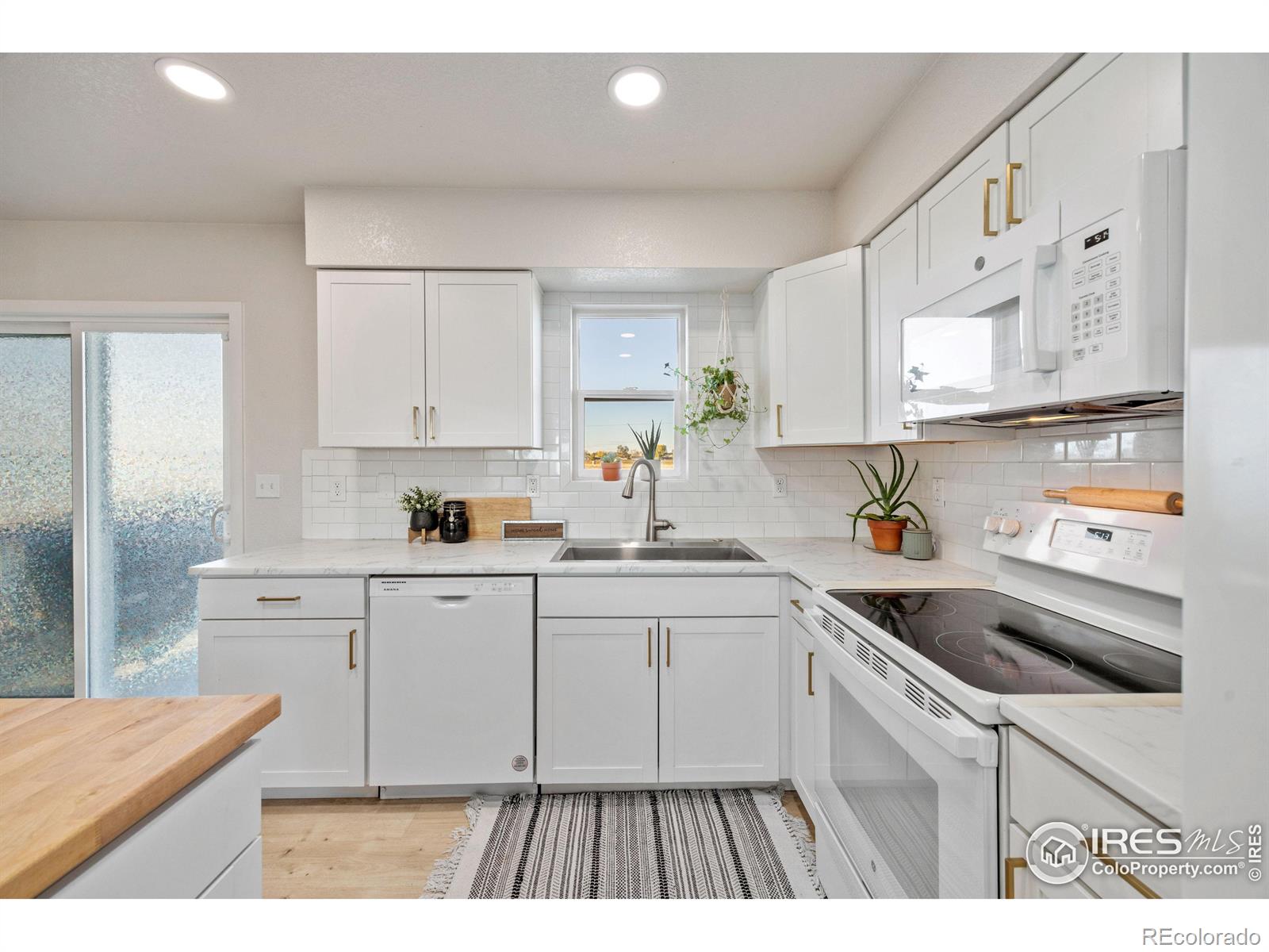 MLS Image #3 for 913 e 24th st rd,greeley, Colorado