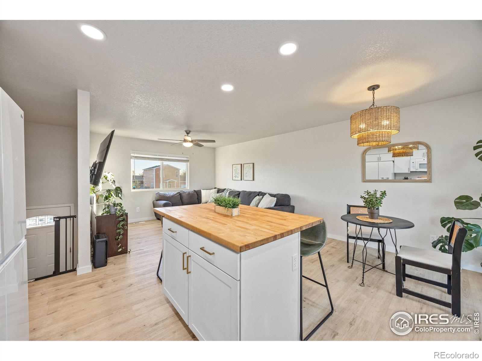 MLS Image #6 for 913 e 24th st rd,greeley, Colorado